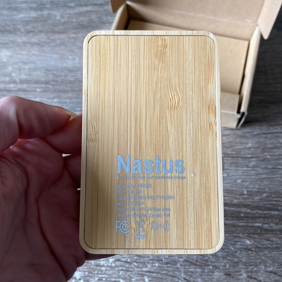 Paramount Phone Charger - Picture 4 of 7